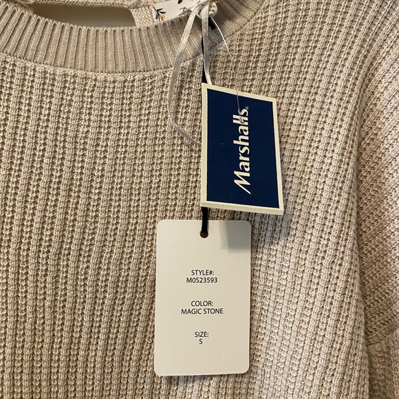 Pink Rose Beige Sweater - Picture 3 of 3